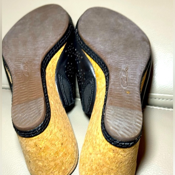 Clarks Women's Helio Corridor Leather Wedge - Black Leather - Size 8.5 EUC - Picture 5 of 8
